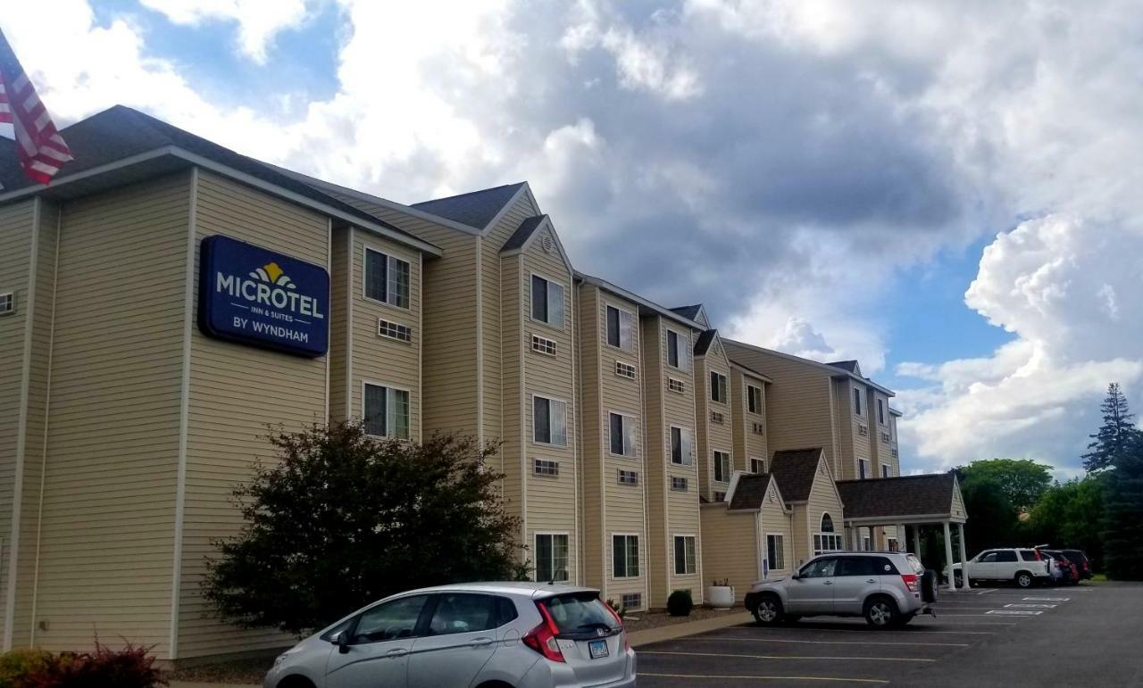 Microtel Inn & Suites By Wyndham Prairie Du Chien Esterno foto